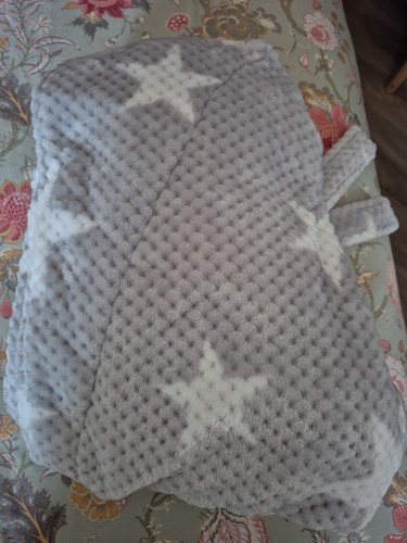 Brand new hooded - hooded, dressing