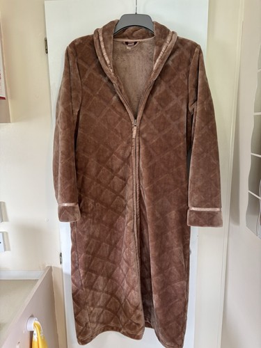 Womans zip dressing gown - dressing,